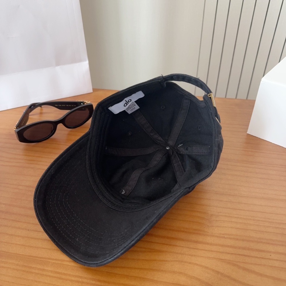 ALO Yoga Black Classic Logo Baseball Cap - Men - Picture 5 of 8